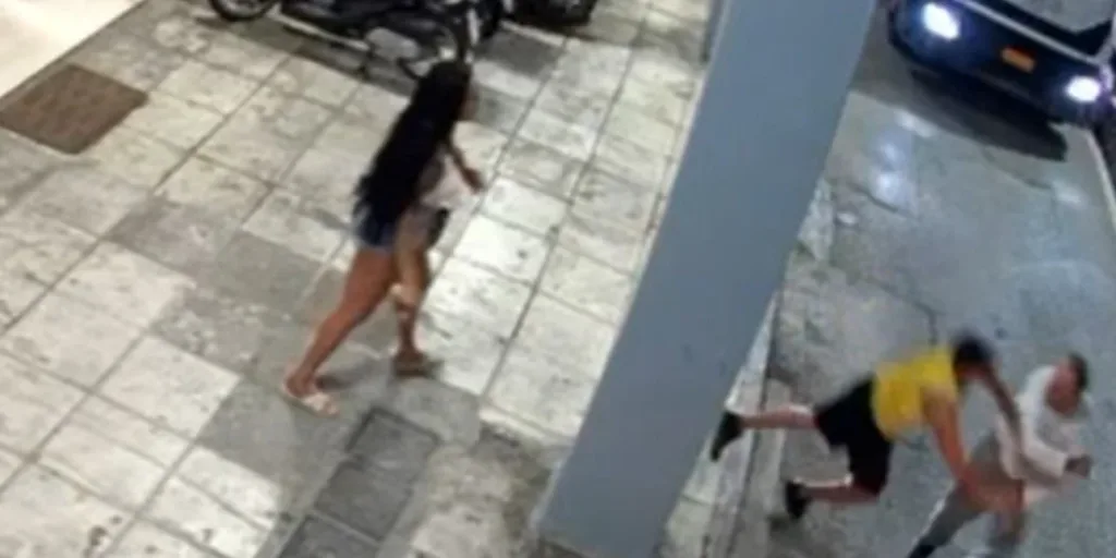 epithesi taxi.jpg trans.jpg.jpg