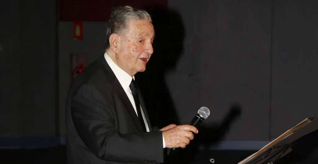 antwnis karatzopoylos mak