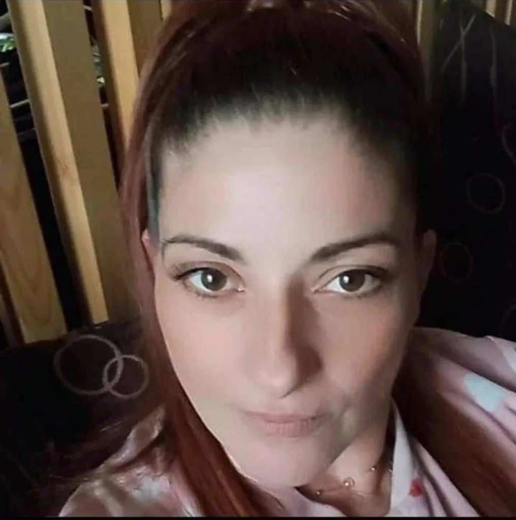 dora nastoyli gynaikoktonia agrinio