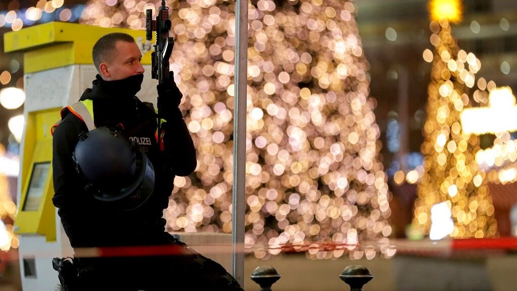 germania xristougenniatiki agora mademvourgo nekroi traumaties martyries video