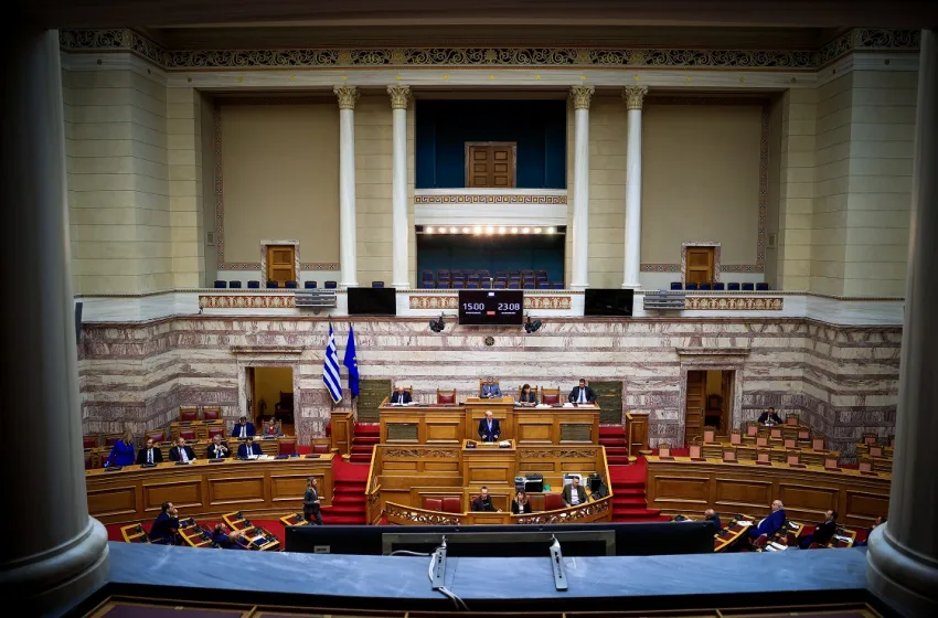  Προϋπολογισμός: Στη “μάχη” πρωτοκλασάτοι υπουργοί- Μπρα ντε φερ κυβέρνησης-ΠΑΣΟΚ- Σφοδρά αντιπολιτευτικά πυρά