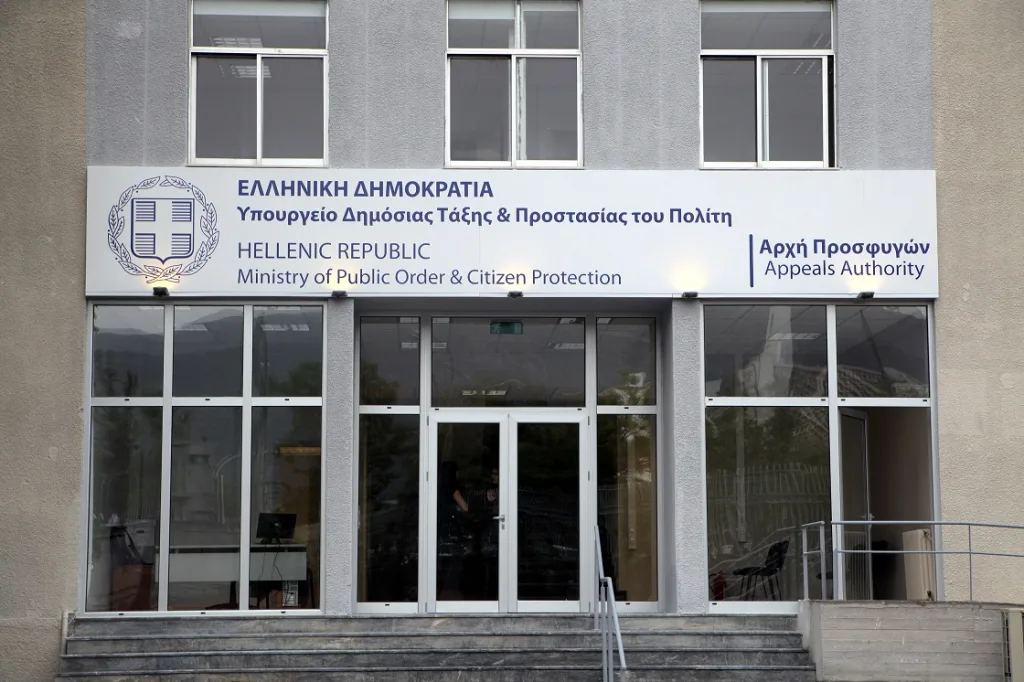 ypiresia asylou