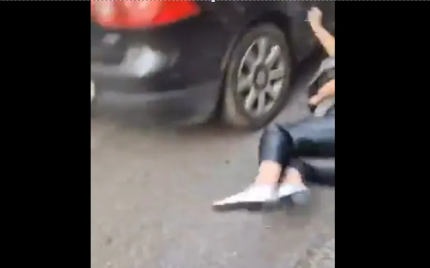  Βελιγράδι:Αυτοκίνητο έπεσε σε πλήθος διαδηλωτών-Μια γυναίκα στο νοσοκομείο(βίντεο)