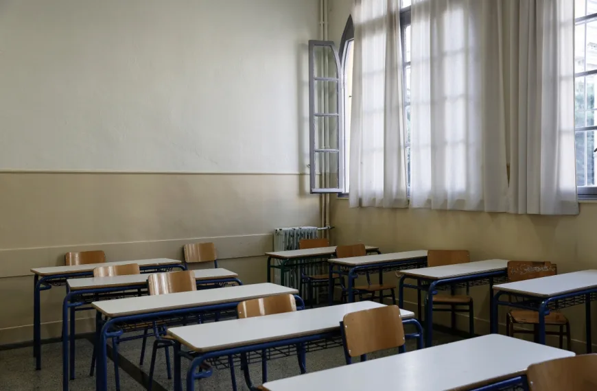 Θέμα 3 (Δεξιά απο την Πολιτική) 39 Ρεπορτάζ libre: Γιατί αγνοήθηκαν οι ειδικοί στα νέα βιβλία πληροφορικής; Πού επικεντρώνεται η κριτική