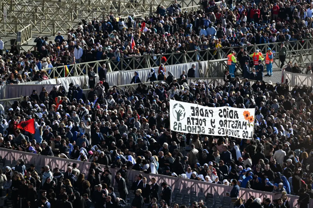 ΒΑΤΙΚΑΝΟ LIVE Στη Σάντα Μαρία Ματζόρε ο Πάπας Φραγκίσκος- Κηδεύεται ιδιωτικά 23 30198257