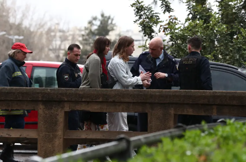  Πατήσια: Αποκλεισμένα άτομα στο ρέμα Προμπονά– Τους απεγκλώβισε η ΕΜΑΚ(φωτό)