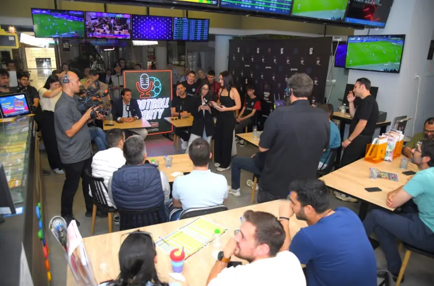  Χάρης Κοπιτσής και Γιώργος Λιβάνης στο pre-game show του Πάμε Στοίχημα Football Party by Gazzetta