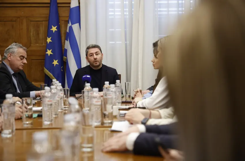  Παρασκήνιο: Γιατί το ΠΑΣΟΚ μετέθεσε για τη Δευτέρα την πρόταση προανακριτικής-Διευρύνονται οι “εγκαλούμενοι” υπουργοί