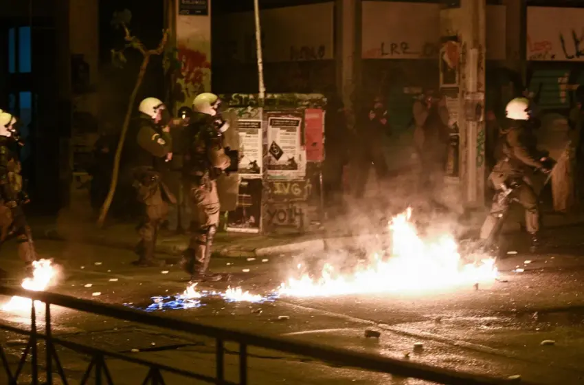  Νομική: Πραγματικότητα, σκοπιμότητες και συμβολισμοί