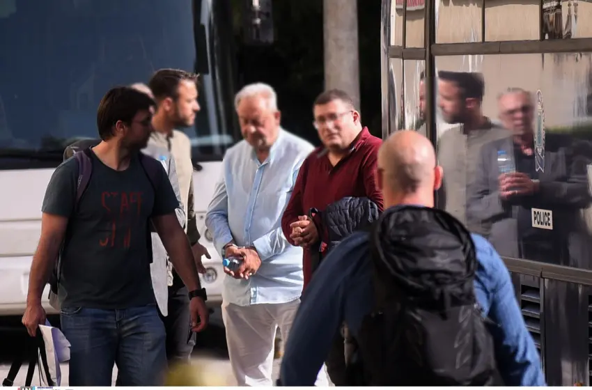  Σε αργία οι υπάλληλοι του Κτηματολογίου που εμπλέκονται στην υπόθεση διαφθοράς- Στον εισαγγελέα οι 9 συλληφθέντες