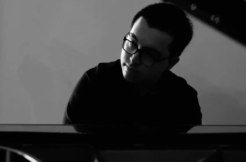  Ο βραβευμένος πιανίστας Λευτέρης Γαβαλάς συστήνεται