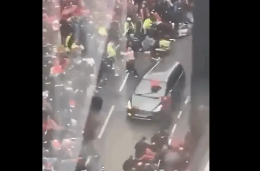 liverpool autokinito plithos