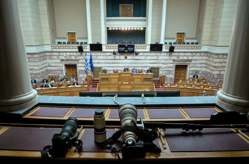  ΠΑΣΟΚ:Έτοιμη η πρόταση για προανακριτική- Περιγράφει κακουργήματα- Τι λέει για Καραμανλή-Σπίρτζη και άλλα πολιτικά πρόσωπα