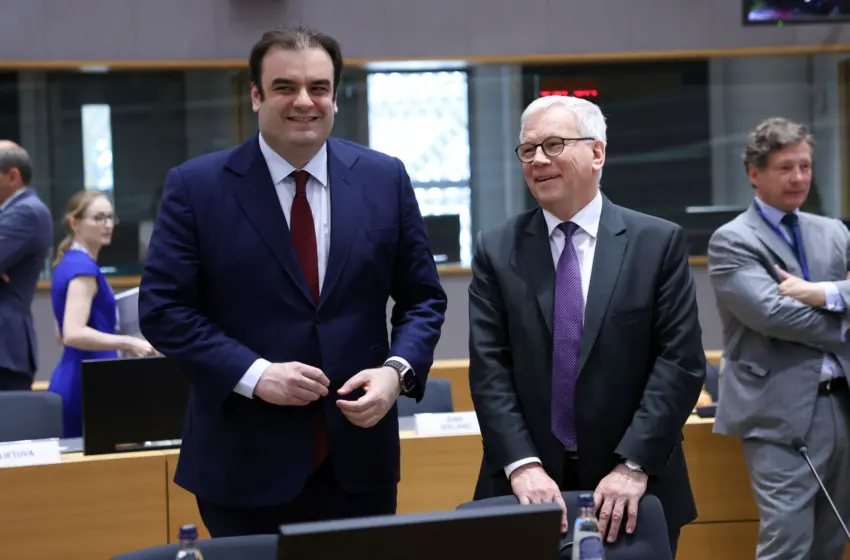  Πιερρακάκης: Στηρίζουμε μια ολοκληρωμένη εμπορική συμφωνία ΗΠΑ-ΕΕ- Ανάγκη για επενδύσεις στην άμυνα