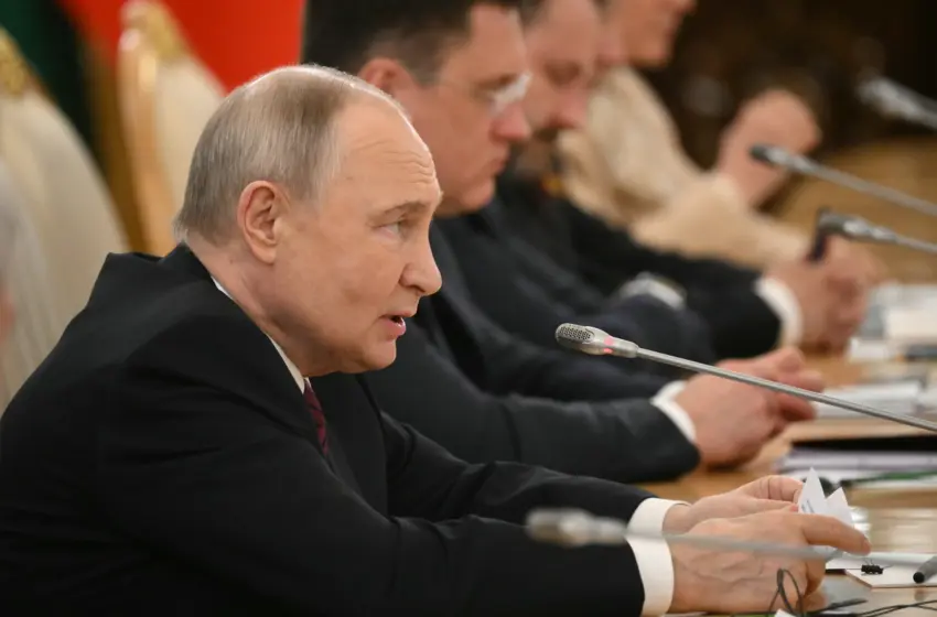  Πούτιν: Άμεσες διαπραγματεύσεις χωρίς προϋποθέσεις με το Κίεβο  στην Κωνσταντινούπολη-ΑντιδράσειςΤραμπ, Μακρόν