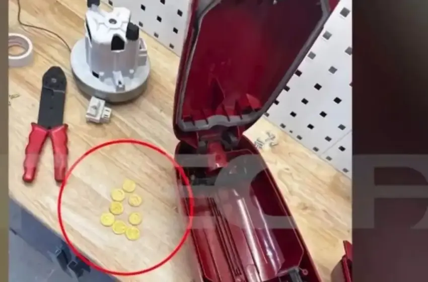  Ξεχασιάρης είχε κρύψει χρυσές λίρες στην ηλεκτρική σκούπα και την πήγε για επισκευή- Σοκ ο τεχνικός (vid)