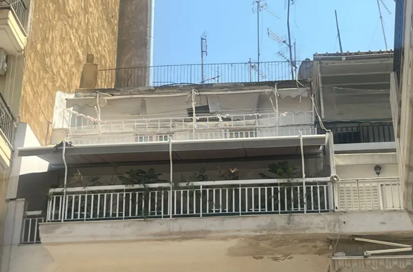  Θεσσαλονίκη: Ελεύθεροι με εντολή εισαγγελέα οι γονείς που άφησαν βρέφος στο μπαλκόνι