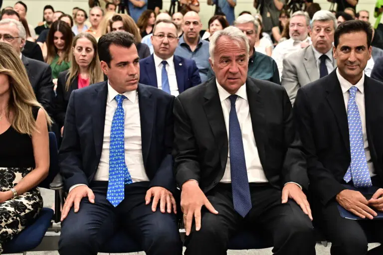  Τελετή παράδοσης-παραλαβής στο υπουργείο Μετανάστευσης