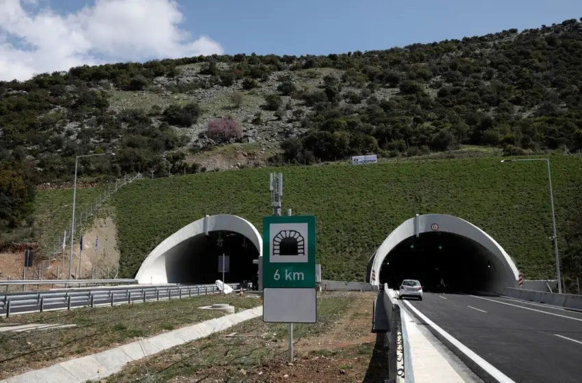  Τέμπη: Τροχαίο  με φορτηγό σε σήραγγα,πληροφορίες για 4  τραυματίες-Εκτροπή κυκλοφορίας