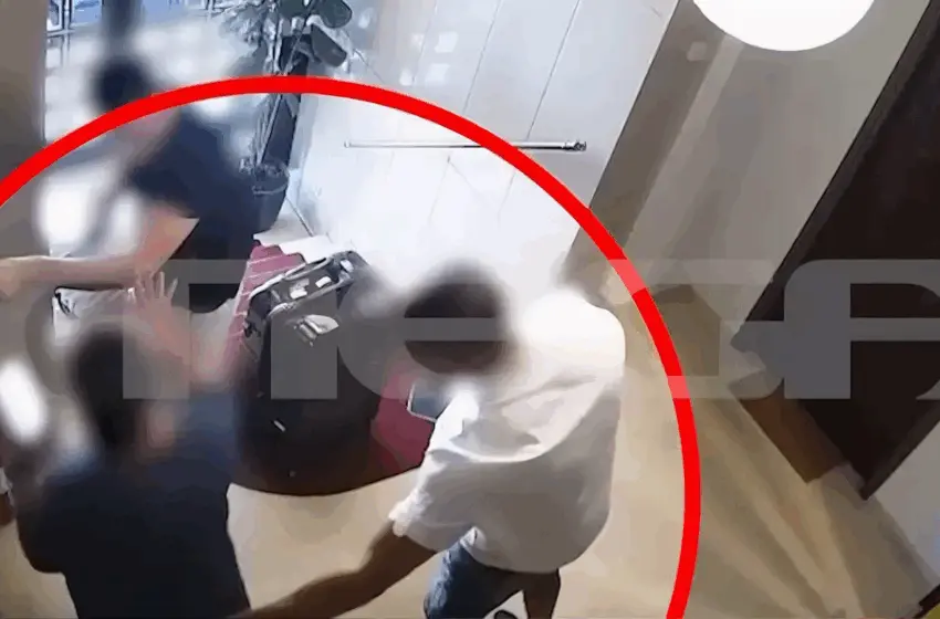  Θησείο: Βίντεο ντοκουμέντο με τους “ελαφροχέρηδες” – Πώς κλέβουν το πορτοφόλι των τουριστών