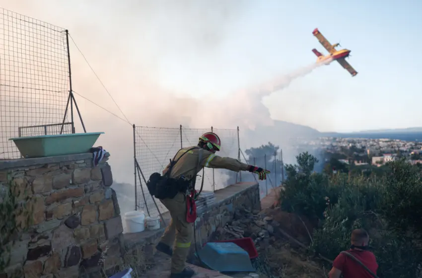  Η Χίος καίγεται: Εικόνες πύρινου ολέθρου- Προς τα Μαστιχοχώρια κινείται το νέο μέτωπο