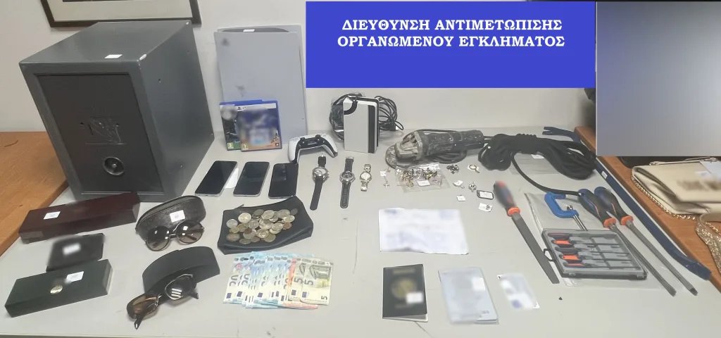 Στη φάκα της ΕΛΑΣ συμμορία που είχε ρημάξει βίλες - Πάνω από 400.000 ευρώ η λεία 4 24072025 photo 3