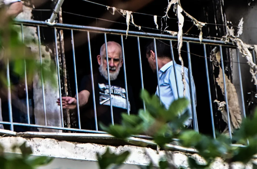  Νέα αυτοψία από πραγματογνώμονες στο διαμέρισμα του Πέτρου Φιλιππίδη μετά τη φωτιά