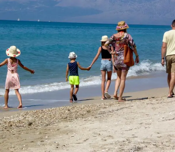 TUI: Ελλάδα και Ισπανία οι προορισμοί για κρατήσεις “της τελευταίας στιγμής”