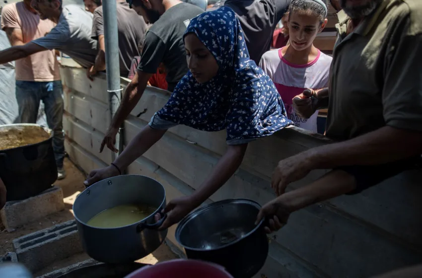  Γάζα: Τουλάχιστον 32 άνθρωποι σκοτώθηκαν από ισραηλινά πυρά ενώ αναζητούσαν φαγητό