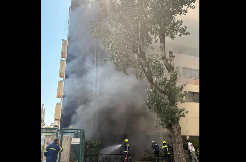  Χολαργός: Φωτιά σε ιδιωτική κλινική- Κλειστή η Μεσογείων στην άνοδο