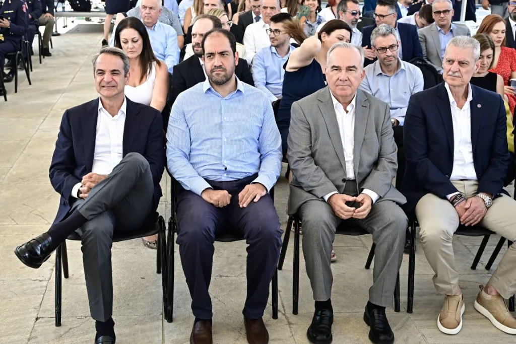 LIVE Ο Μητσοτάκης στο ΟΑΚΑ για την παράδοση νέων οχημάτων στο πυροσβεστικό σώμα 3 mitsotakis 22