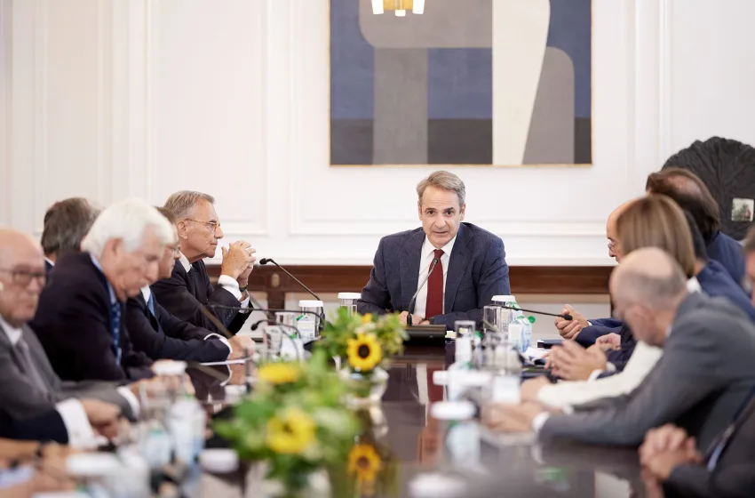  Συνάντηση Μητσοτάκη με τους επικεφαλής των Ιδρυμάτων της “Πρωτοβουλίας ’21”