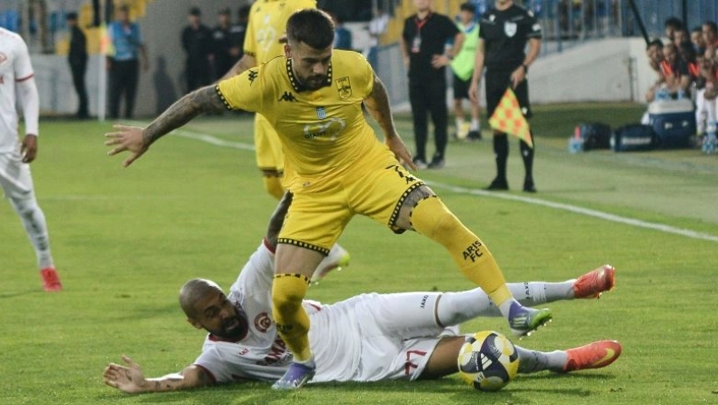  Άρης:Στο νοσοκομείο ο  Κάρλες Πέρεθ-Δέχθηκε επίθεση από σκυλιά