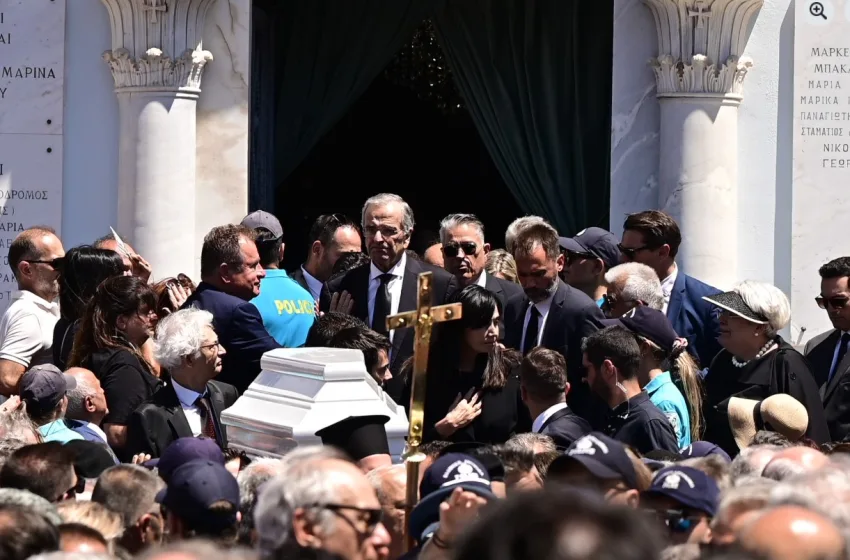  Αντώνης Σαμαράς για την κόρη του: ”Ευχαριστώ γι’ αυτό το δώρο, έστω για 34 χρόνια”