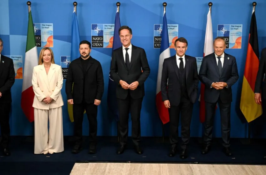  Ανάλυση: Τι φοβάται ο Ζελένσκι και παίρνει μαζί του 7 Ευρωπαίους ηγέτες στον Λευκό Οίκο