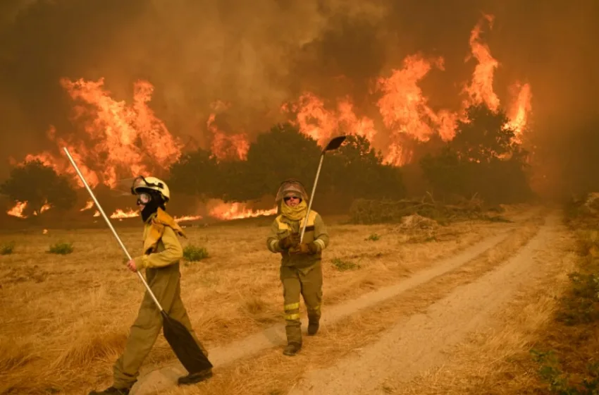  Ισπανία: Συνεχίζεται η μάχη με τις φλόγες-Νέο κύμα καύσωνα