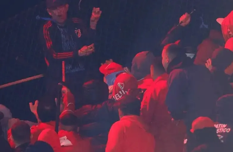  Κόπα Σουνταμερικάνα: Επεισόδια με δεκάδες τραυματίες και πληροφορίες για νεκρούς-Χάος σε αγώνα