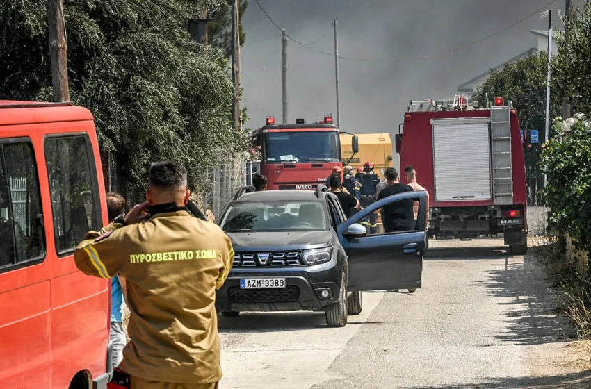  Πολιτική αντιπαράθεση για τις πυρκαγιές και τις δηλώσεις Βούλτεψη… περί εθελοντισμού