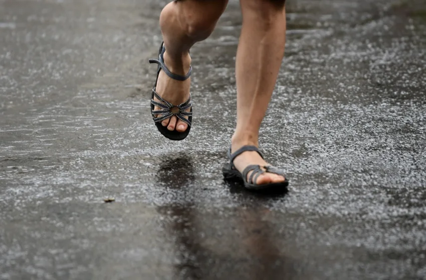  Τελευταίο Σαββατοκύριακο του Αυγούστου με μπόρες και καταιγίδες- Σε ποιες περιοχές χρειάζεται προσοχή