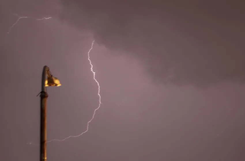  Πάνω από 5.000 κεραυνοί έπεσαν σήμερα στη χώρα- Σημαντικά ύψη βροχής