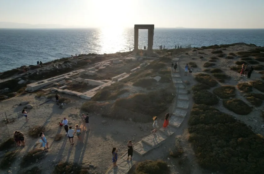  Ρεπορτάζ libre-Πορτάρα Νάξου: Τι θα γίνει με τον αρχαιολογικό χώρο- Η διαμάχη Δήμου-Εφορείας Αρχαιοτήτων 