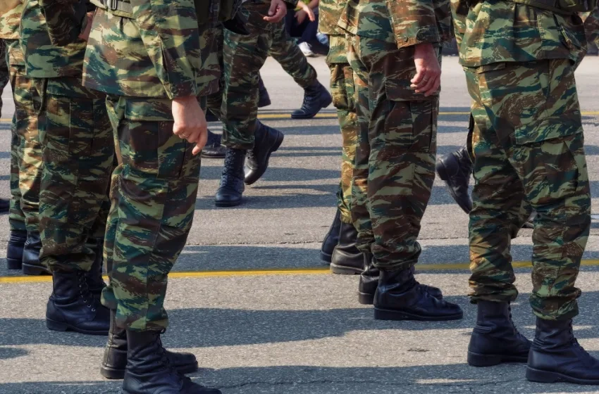 stratos stratiotikos