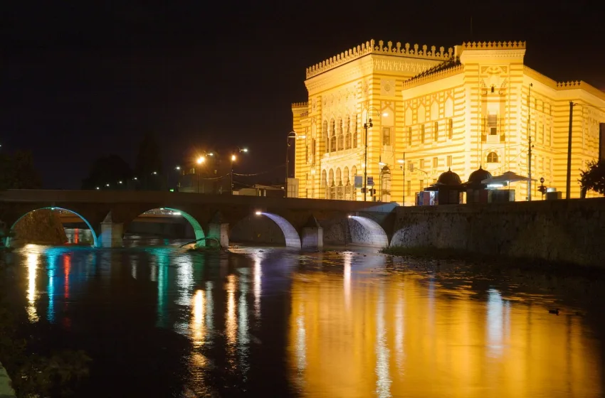  Παραιτήθηκε από πρωθυπουργός της σερβικής Βοσνίας ο Ράντοβαν Βίσκοβιτς