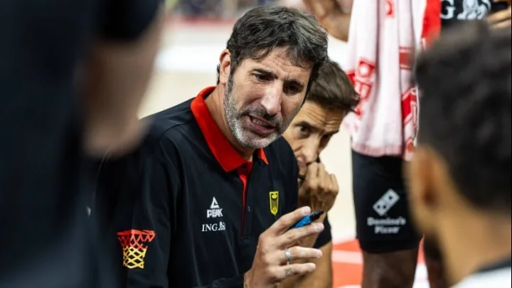  Στον… πάγκο ο προπονητής Γερμανίας Ευρωμπάσκετ, Άλεξ Μουμπρού λόγω λοίμωξης