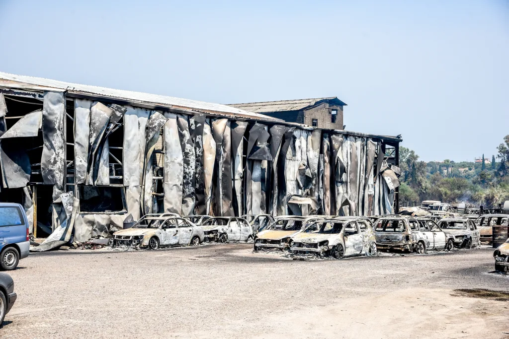 ΚΑΜΕΝΑ ΑΥΤΟΚΙΝΗΤΑ 3 1