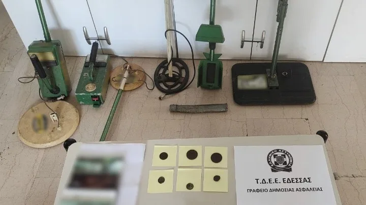  Για αρχαιοκαπηλία παραπέμπεται άντρας από την Πέλλα, που κατείχε νομίσματα διαφόρων περιόδων