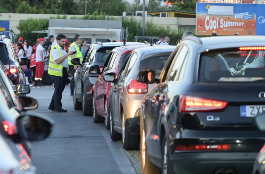  Ταλαιπωρία και ουρές στα τελωνεία έζησαν οι ταξιδιώτες του εορταστικού τριήμερου