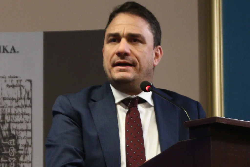 τσουκαλας κ