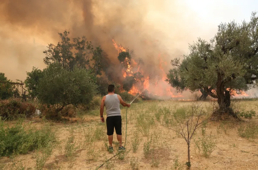  ΒΒC: Εκτενές ρεπορτάζ για τις φωτιές στη Μεσόγειο- Τι αναφέρει για την Ελλάδα