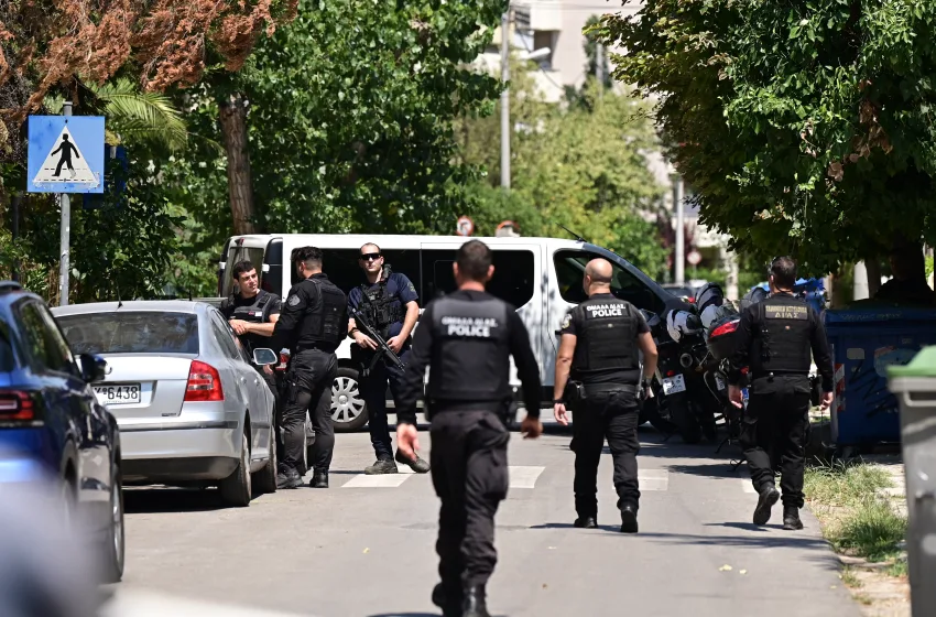  Γυναικοκτονία  Χαλάνδρι: Τη σκότωσα γιατί μετέφερε λόγια στους φίλους μου